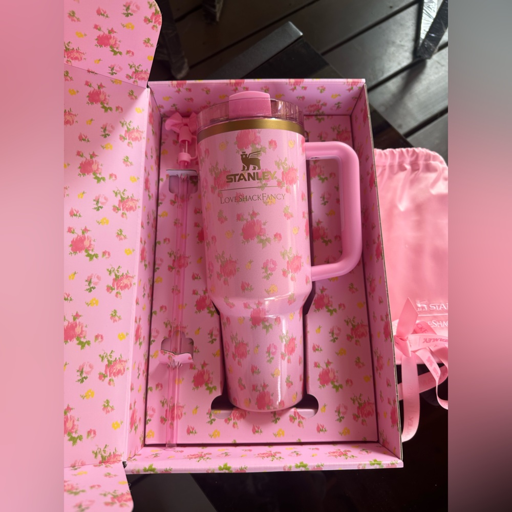 Stanley LoveShackFancy The Quencher H2.O FlowState Tumbler 40oz